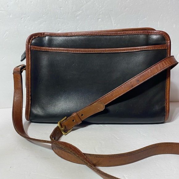 Vintage 80’s Coach Swagger Crossbody Bag Made In USA - Picture 4 of 14